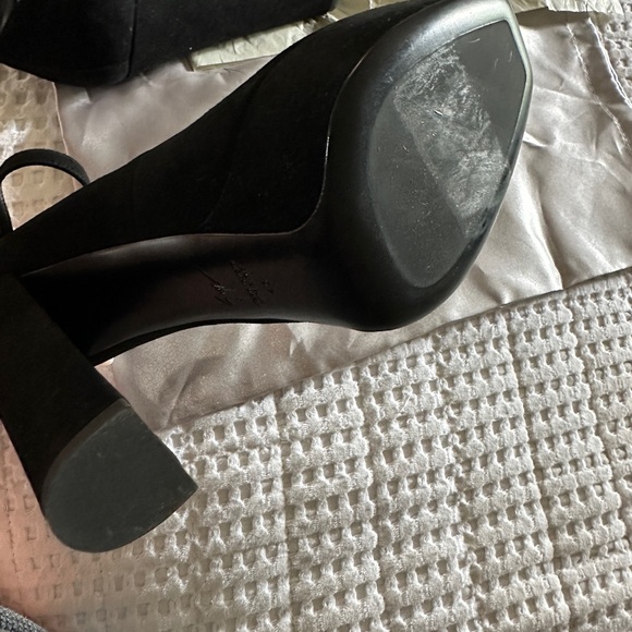 Giuseppe Zanotti ankle strap platform pump! New in box! Size 40. - Picture 8 of 11